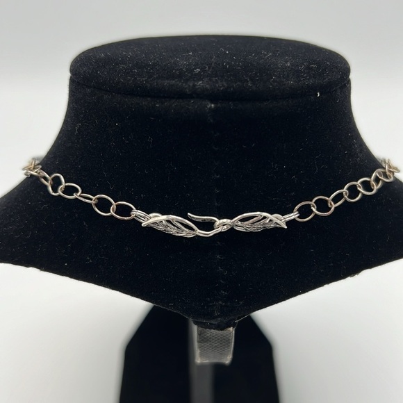 SIMPLE NECKLACE WITH IRIDESCENT BEADS - Picture 5 of 7